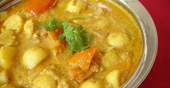 Kobbari  Aloo Kurma 